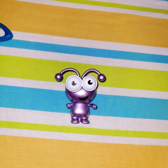 Cricut Other - Cricut figurine light purple